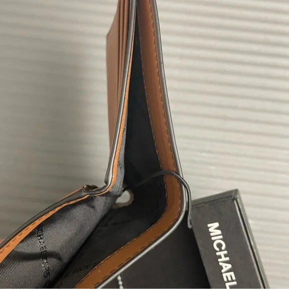 Michael Kors Andy Men’s Slim Billfold Wallet Brown NIB 6 Card Slots Luxury Gift
